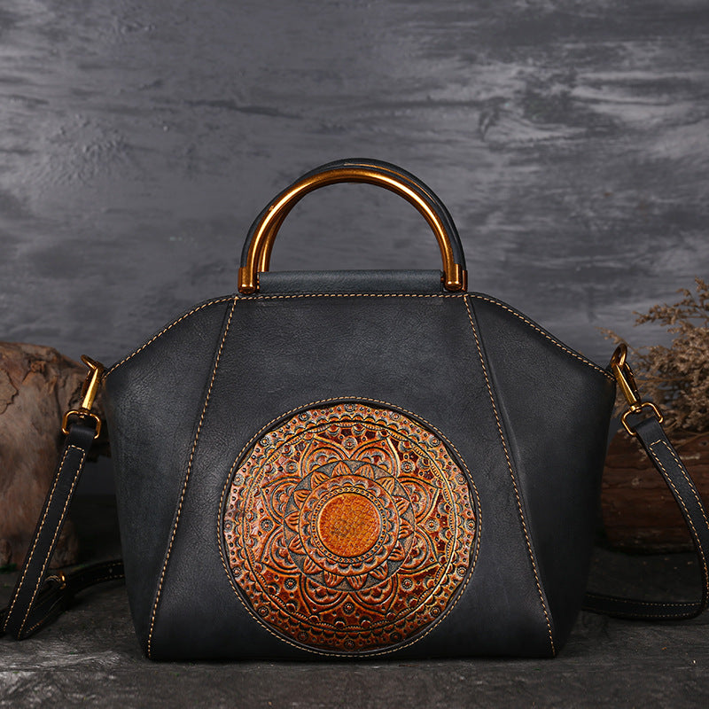 Borsa a mano da donna in pelle con fiore a pressione, totem, con strato superiore in pelle bovina