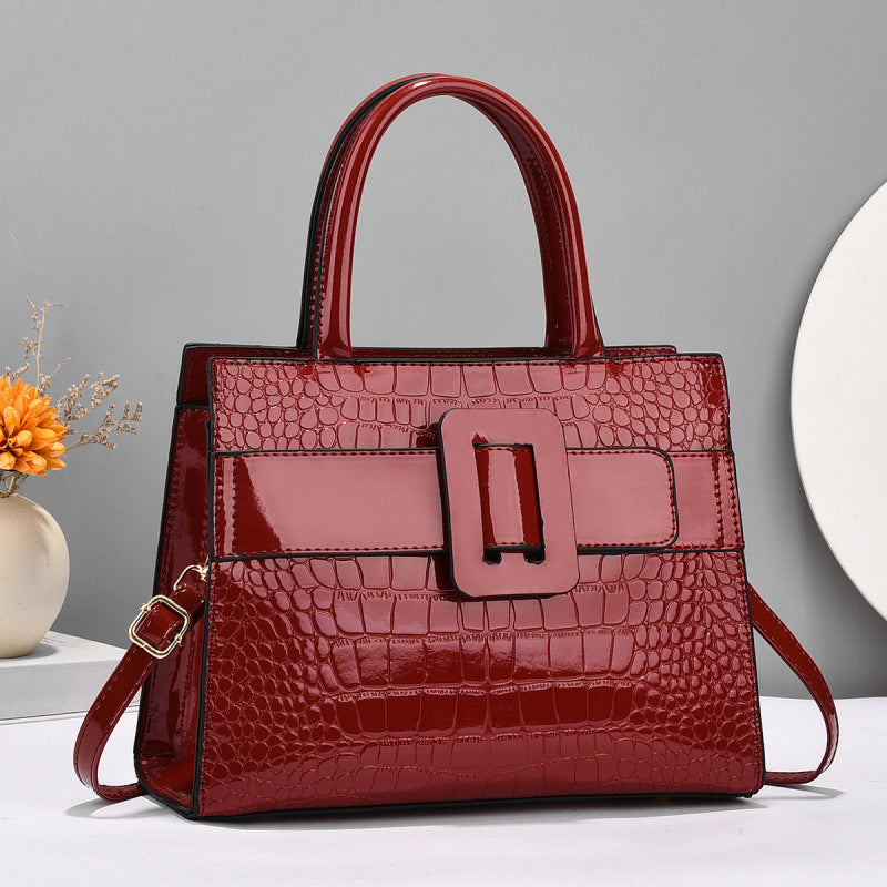 Versatile women's bag with a trendy personality CHEYENNE MODEL