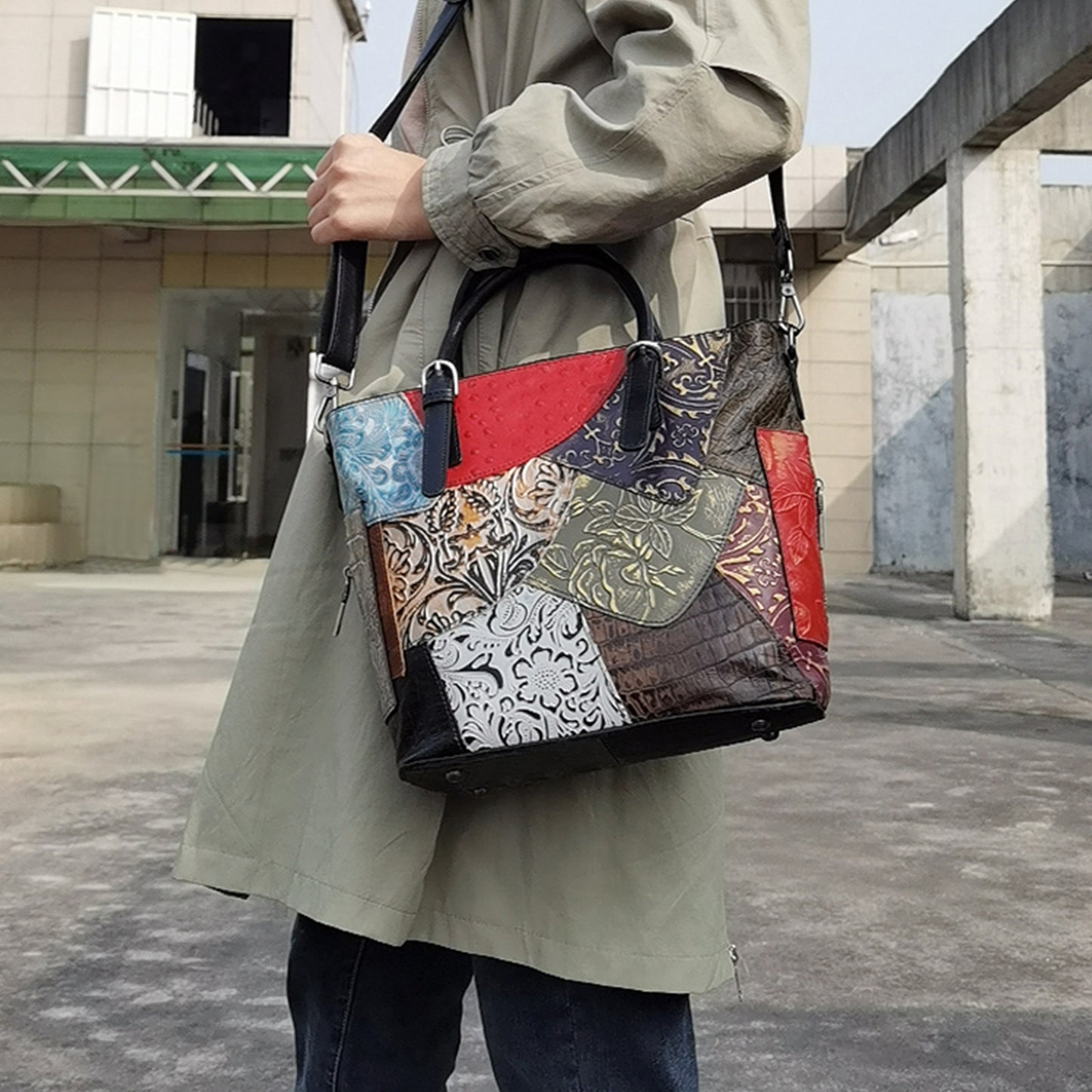 La nuova borsa a tracolla da donna in pelle Bovina First Layer, colore casuale