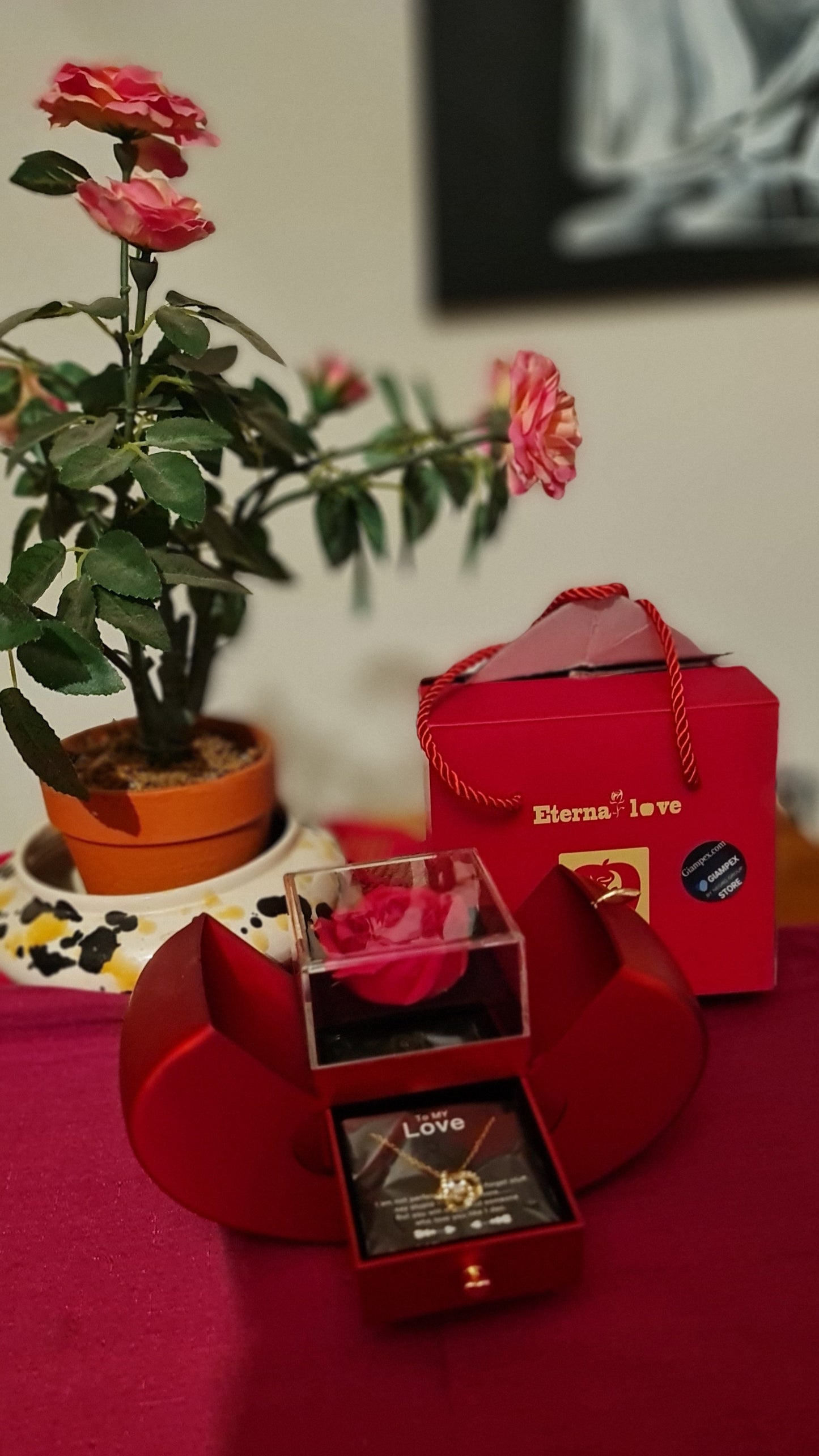 Romantico Box Mela Rossa con rosa e collana per ogni occasione speciale consegna in 2 soli giorni