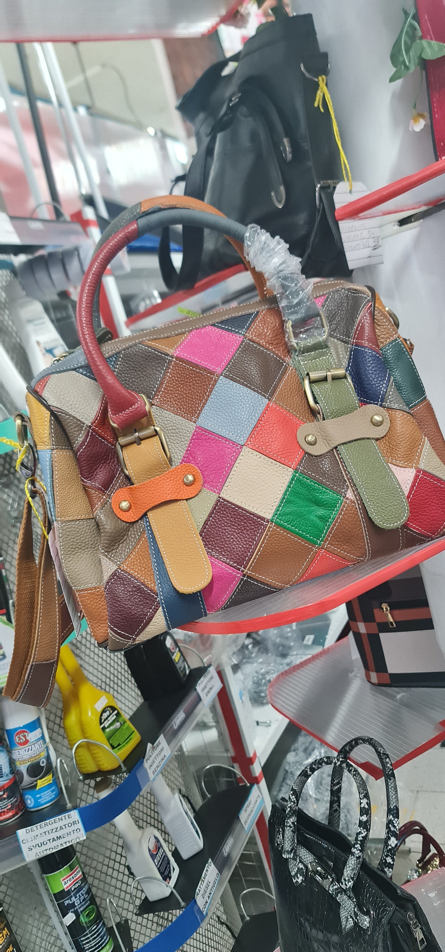 Sac patchwork artistique MAHENA multicolore - 100% Cuir véritable Unique en Précommande expéditions expédition à partir du 30 mai