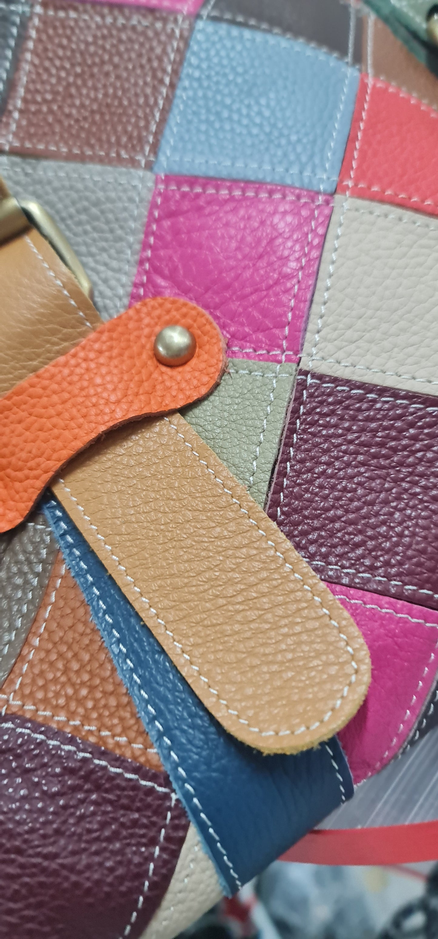 Sac patchwork artistique MAHENA multicolore - 100% Cuir véritable Unique en Précommande expéditions expédition à partir du 30 mai
