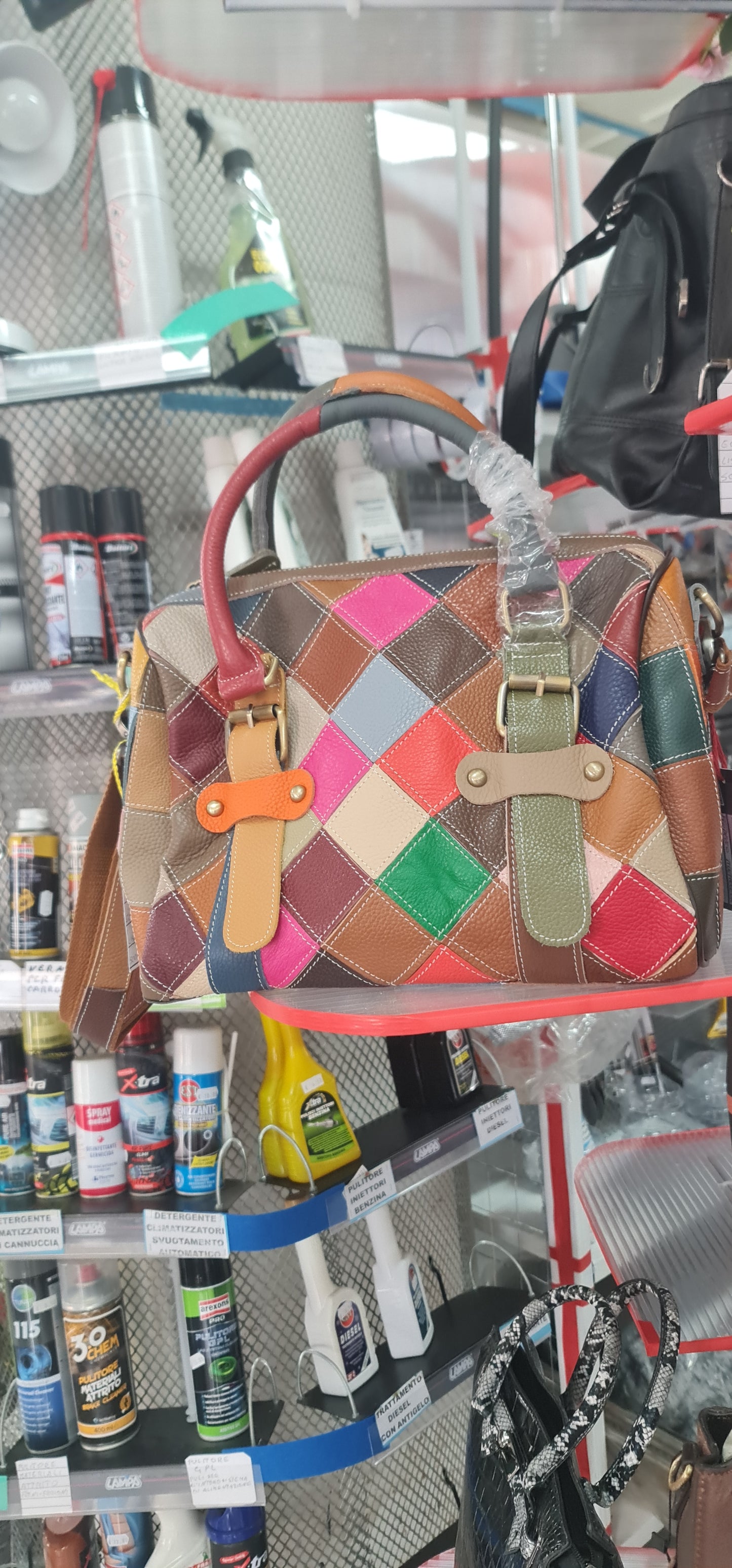 Sac patchwork artistique MAHENA multicolore - 100% Cuir véritable Unique en Précommande expéditions expédition à partir du 30 mai