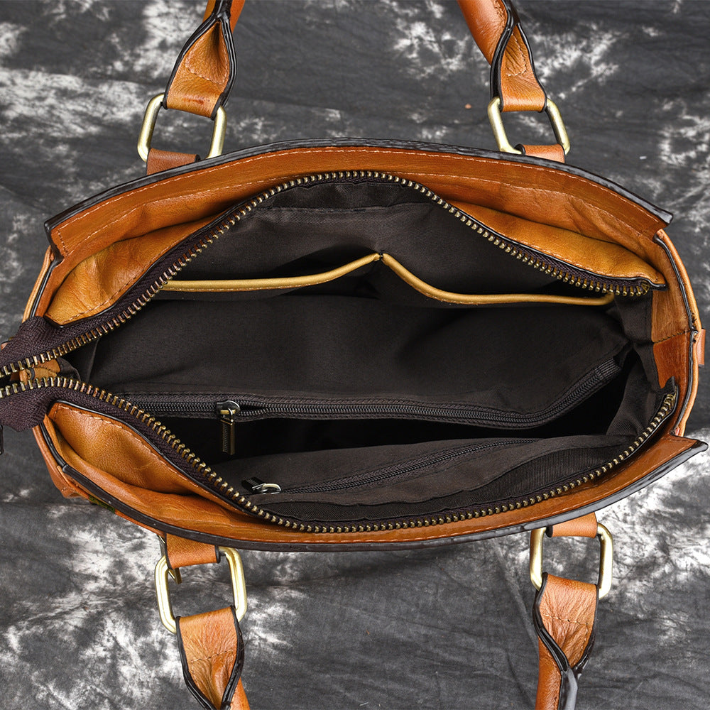 Kleine Schultertasche aus hochwertigem Naturleder, limitierte Auflage, Modell Dominique.