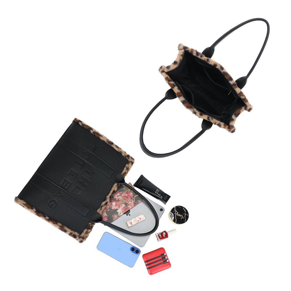 Tasche aus genarbtem Kunstleder mit Katzenmuster