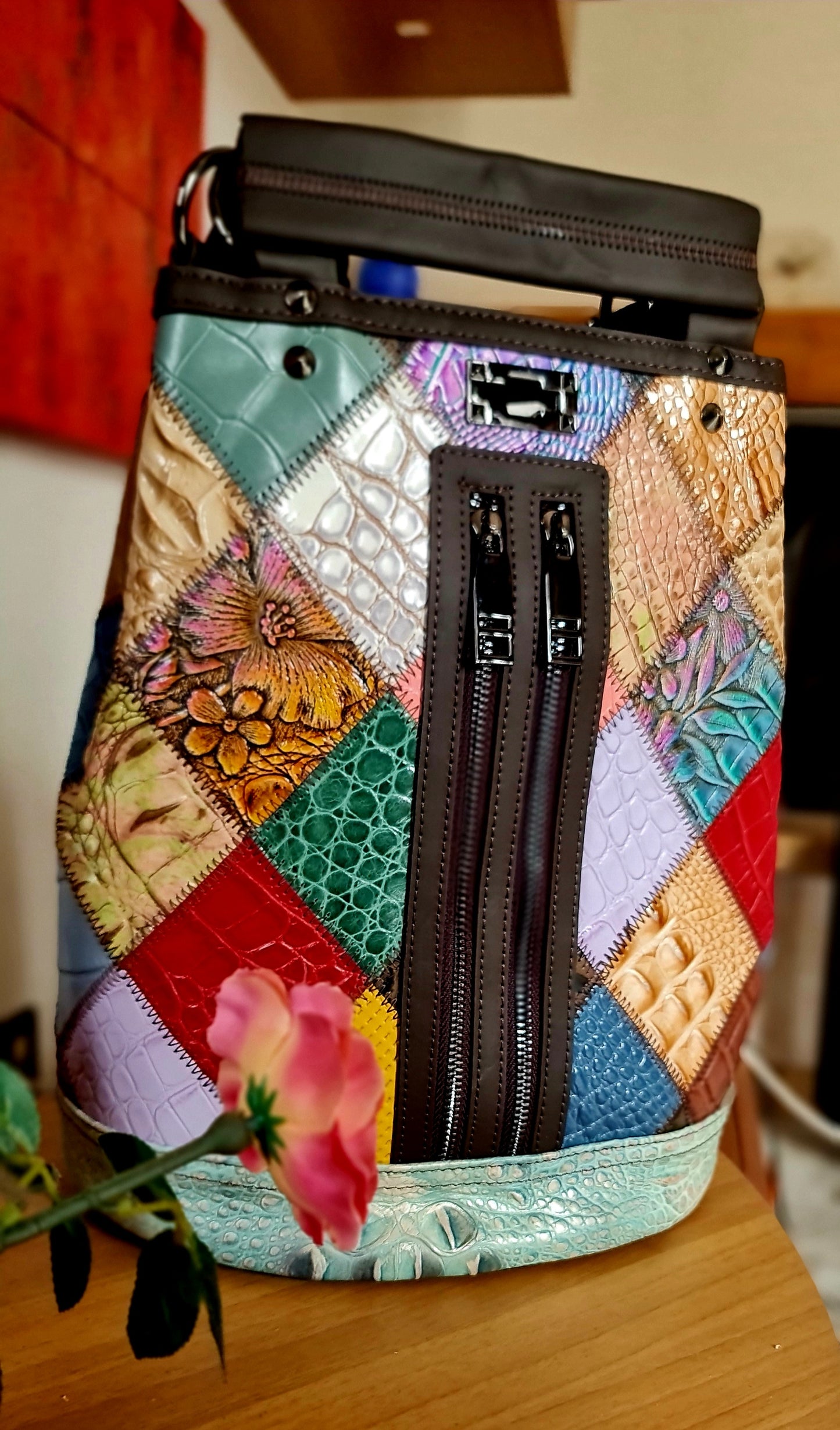 Damen-Lederrucksack im nationalen Ethno-Stil